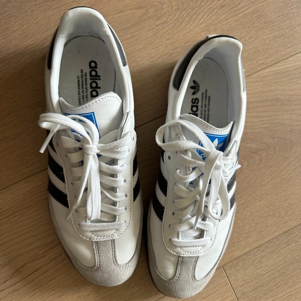 Adidas Sambas White/Night Indigo Stripes Women's size 8/Men Size 7